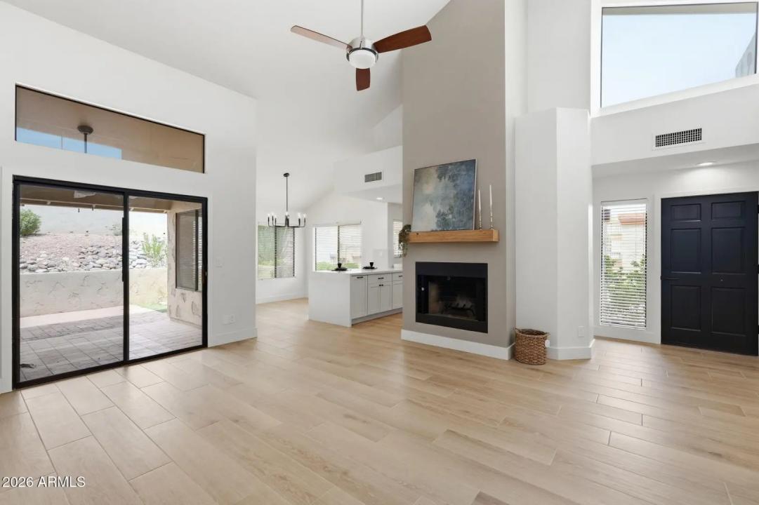 Real Estate Picture 5