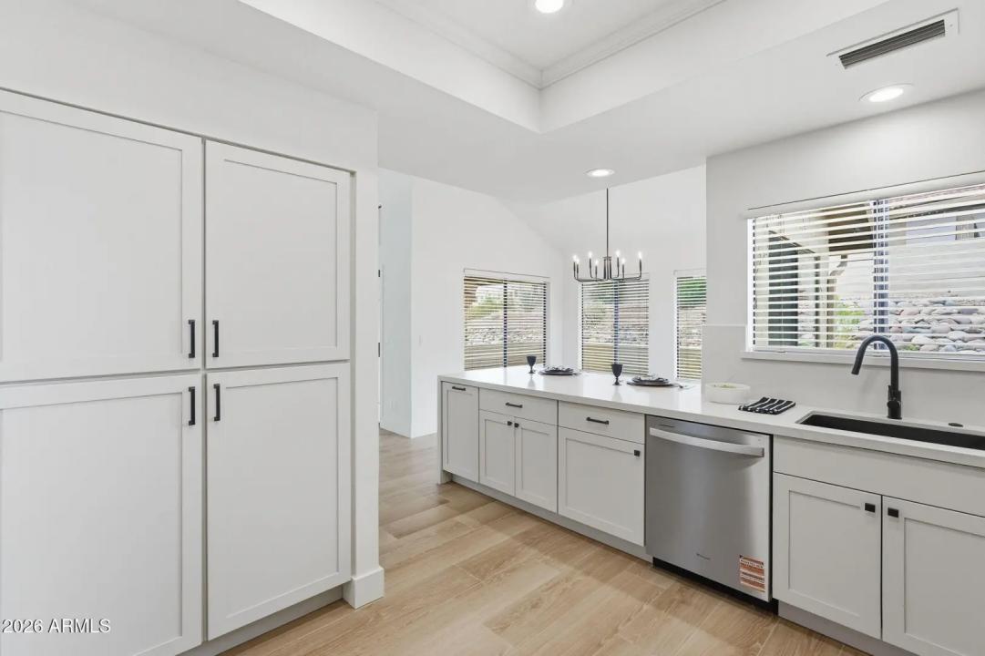 Real Estate Picture 9