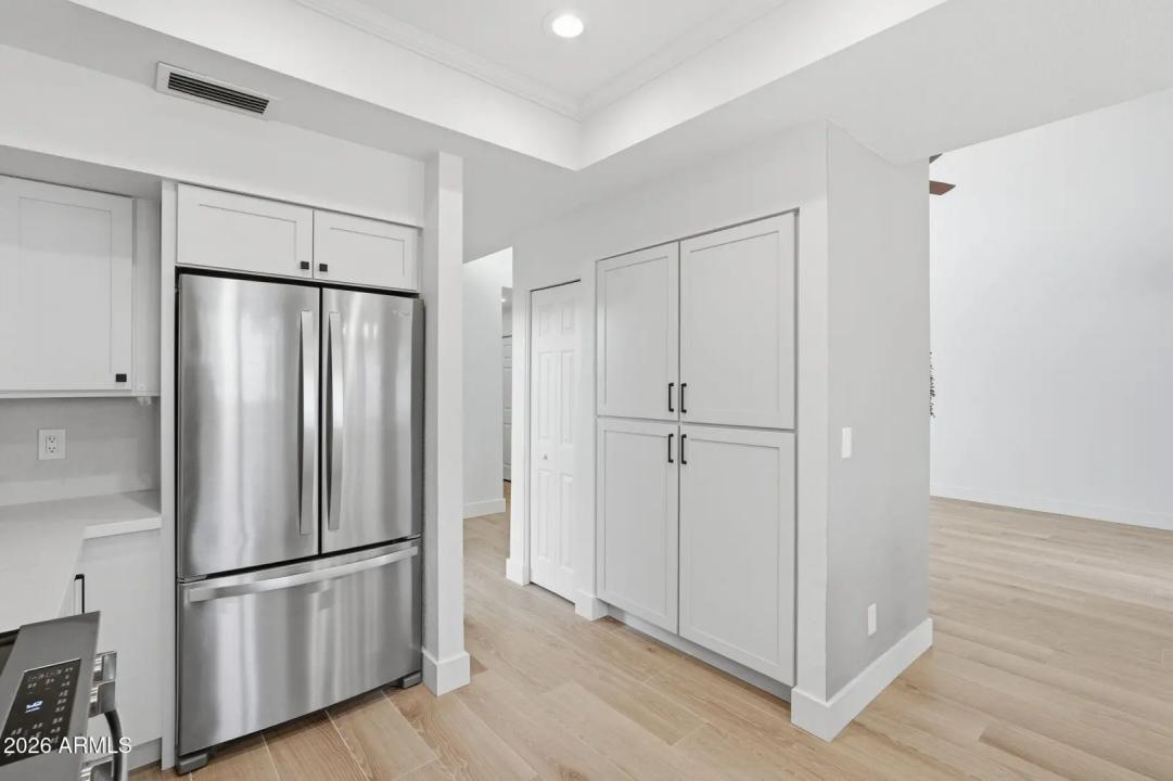 Real Estate Picture 10