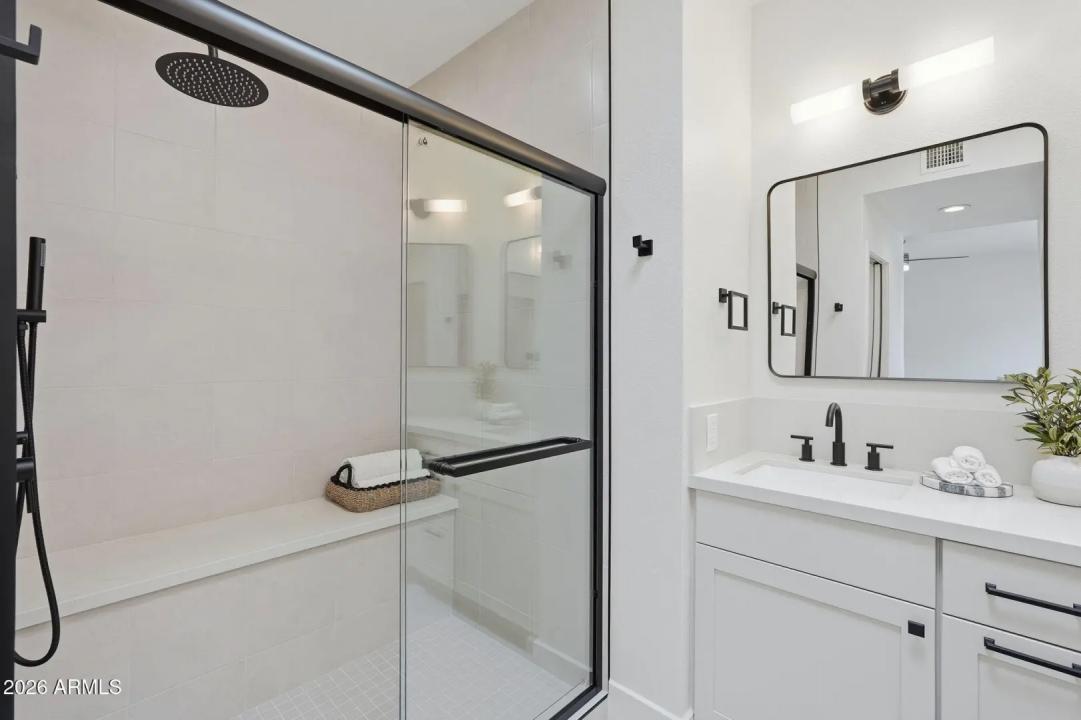 Real Estate Picture 19