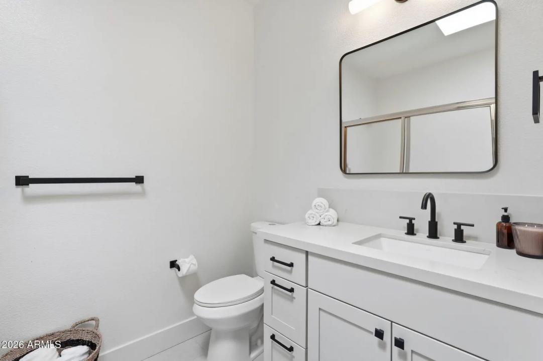 Real Estate Picture 24