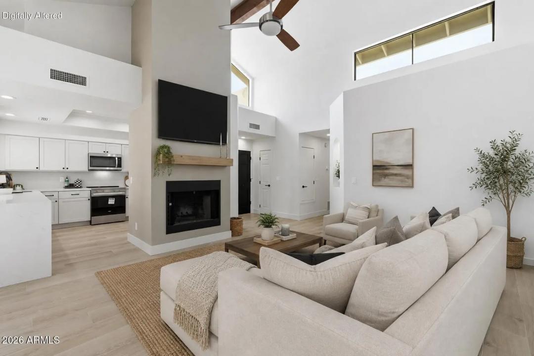Real Estate Picture 3