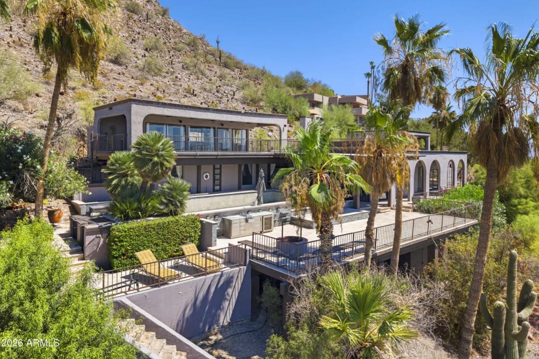 Real Estate Picture 3