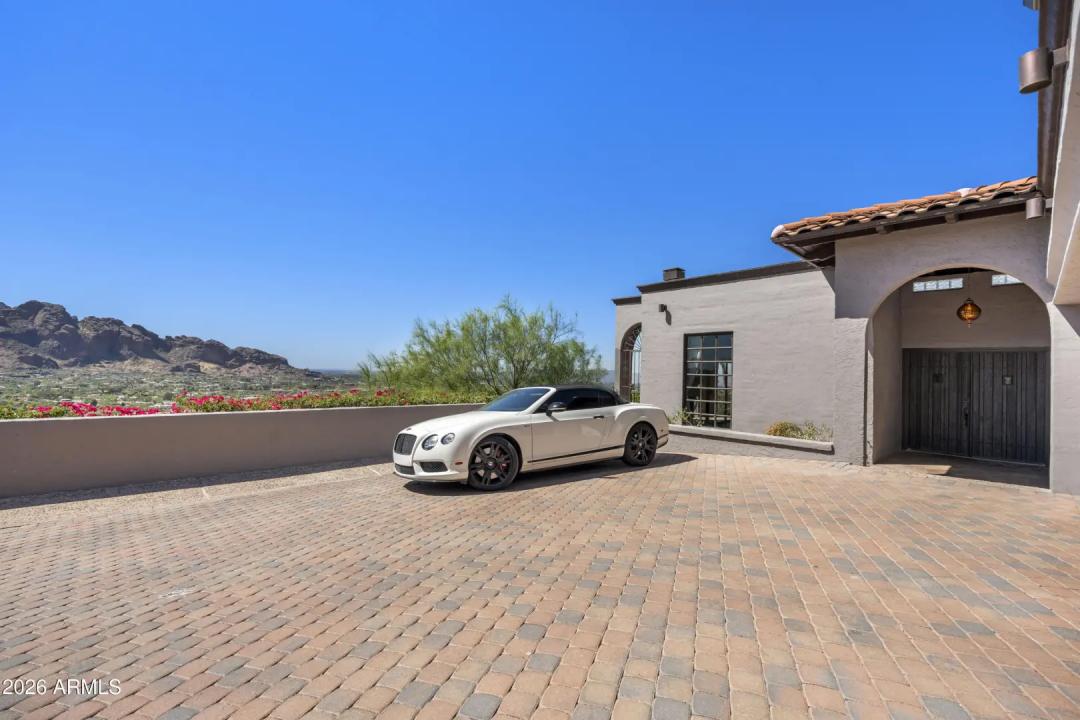 Real Estate Picture 5