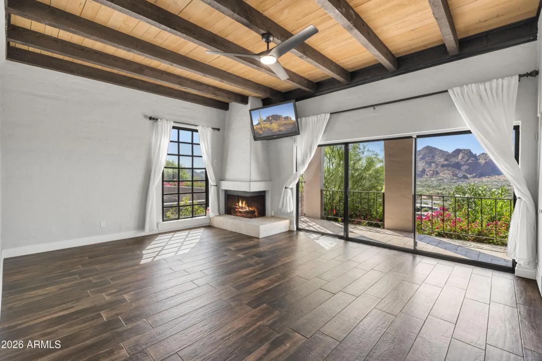 Real Estate Picture 7