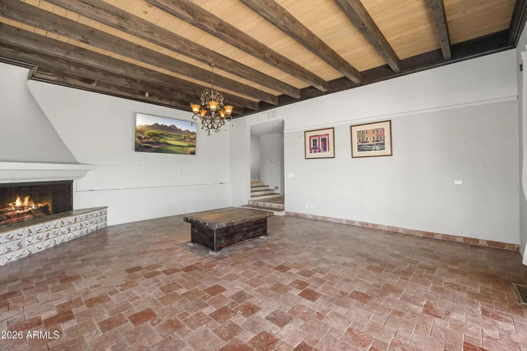 Real Estate Picture 12