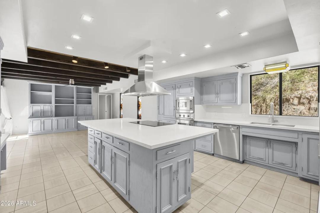 Real Estate Picture 25