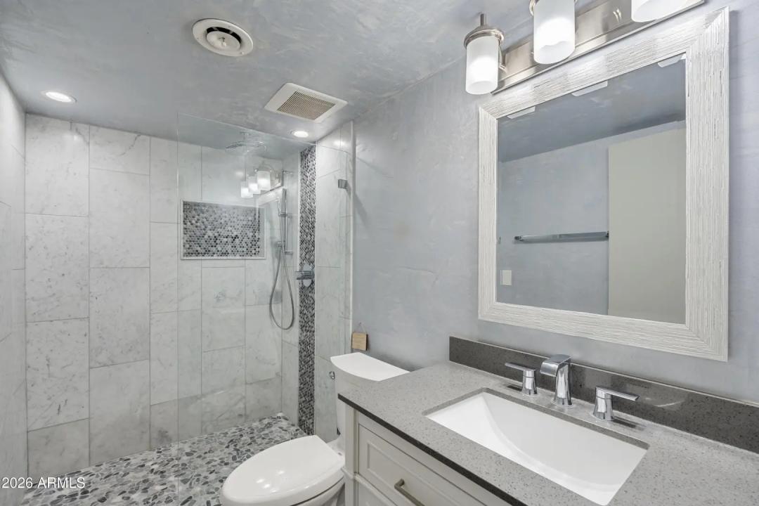 Real Estate Picture 30