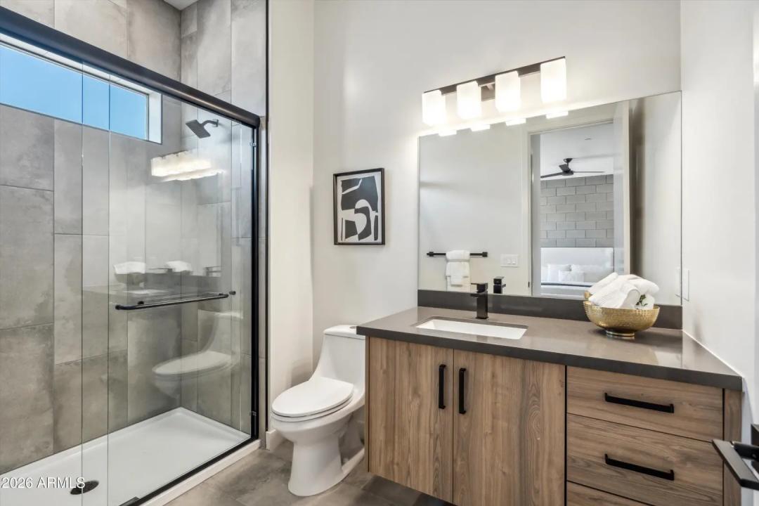 Real Estate Picture 17