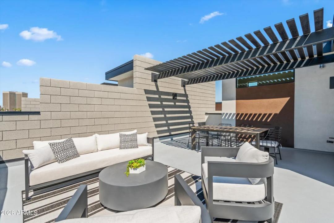 Real Estate Picture 19