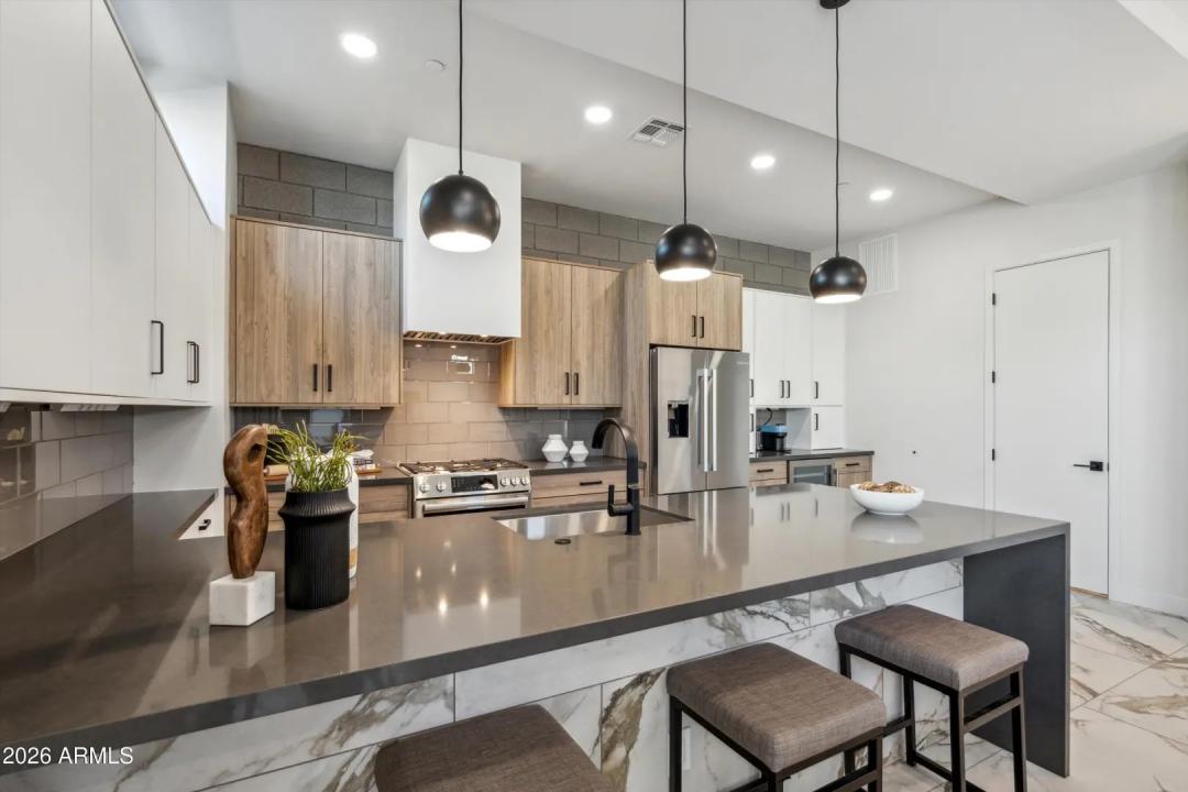 Real Estate Picture 5