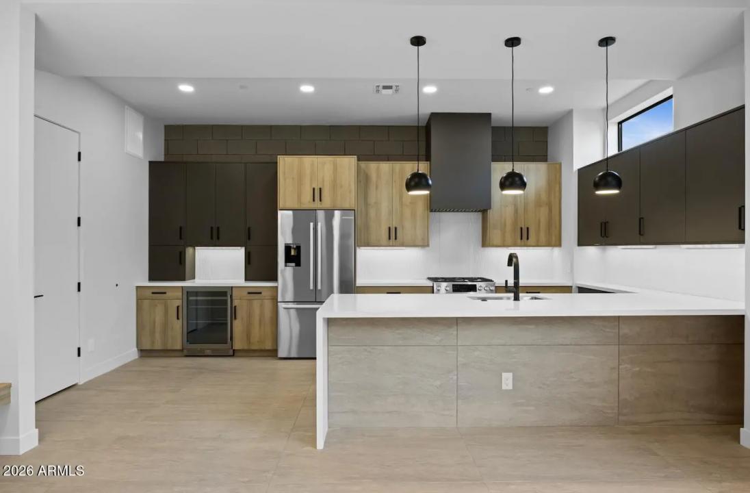 Real Estate Picture 7