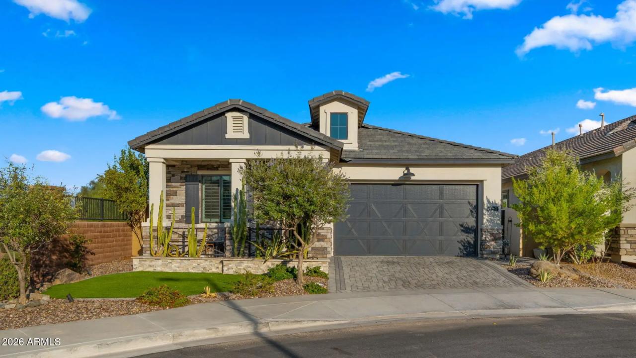 Real Estate Picture 4