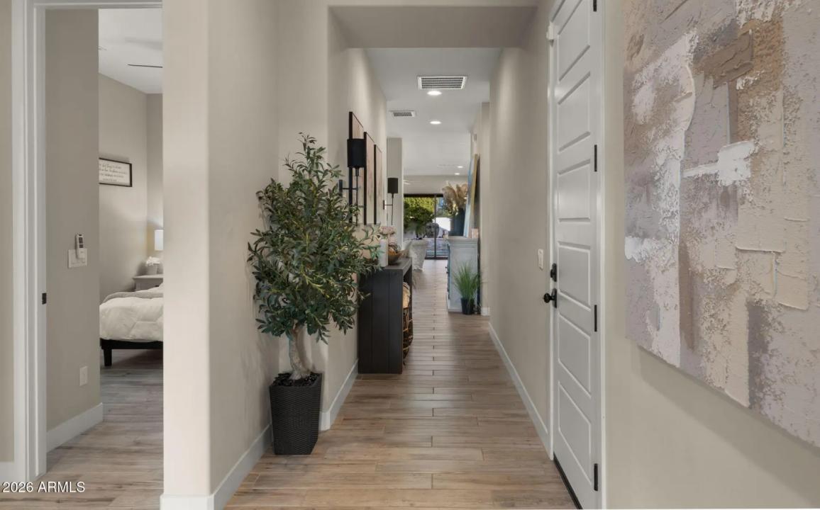 Real Estate Picture 8