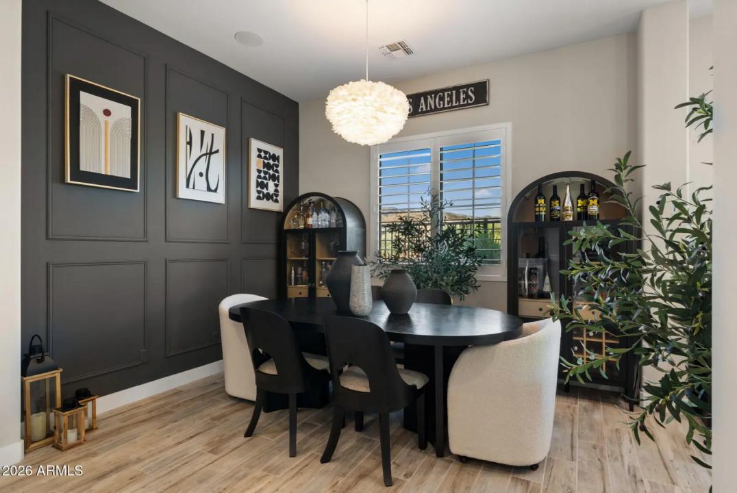Real Estate Picture 10