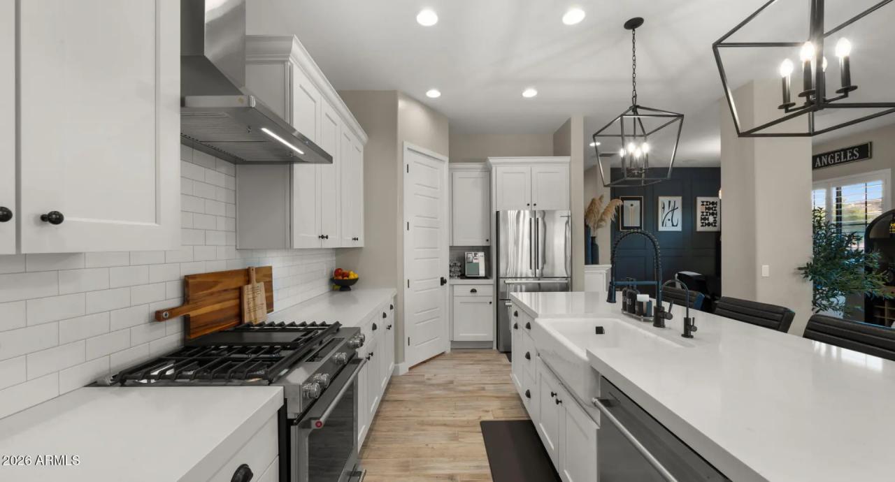 Real Estate Picture 14
