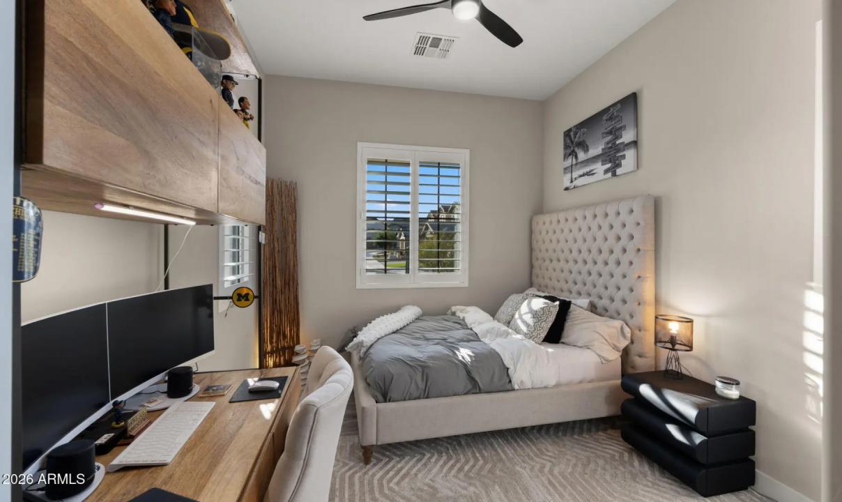 Real Estate Picture 24