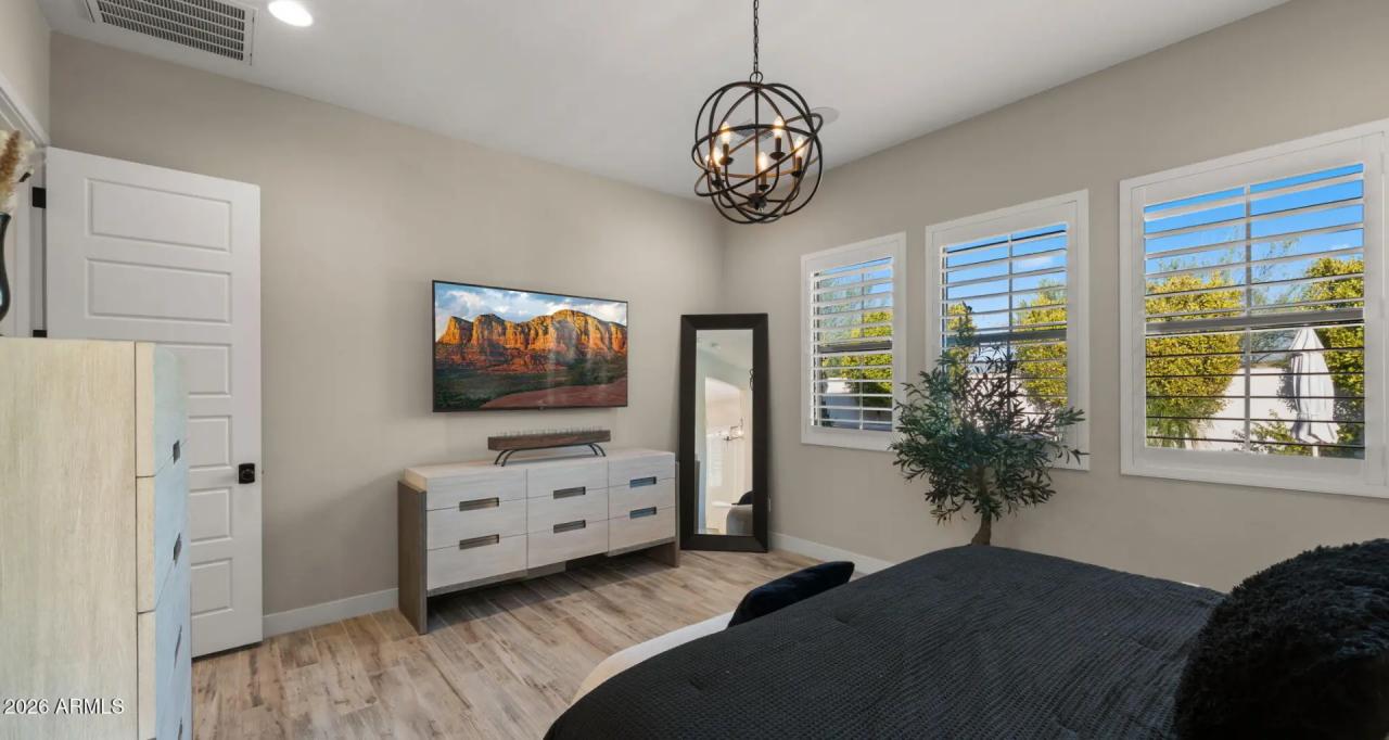 Real Estate Picture 27