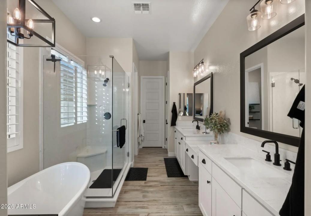 Real Estate Picture 28