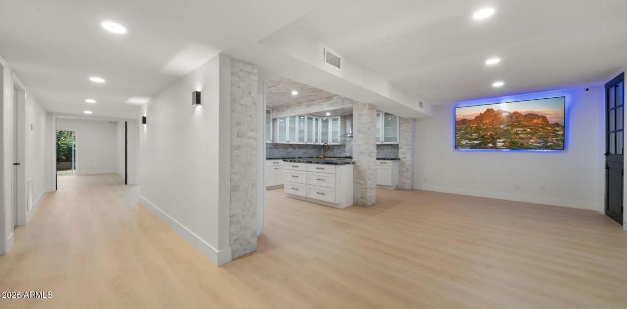 7240 N VIA DE LA MONTANA Scottsdale AZ 85258