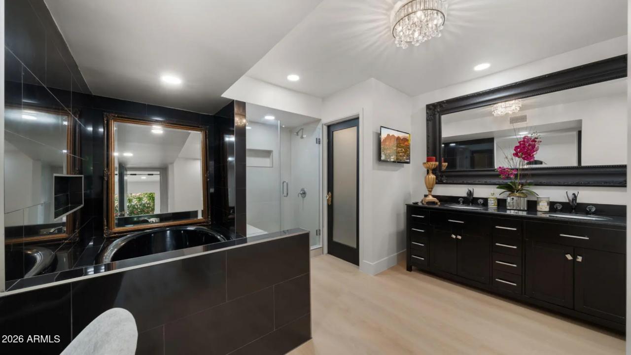 Real Estate Picture 13