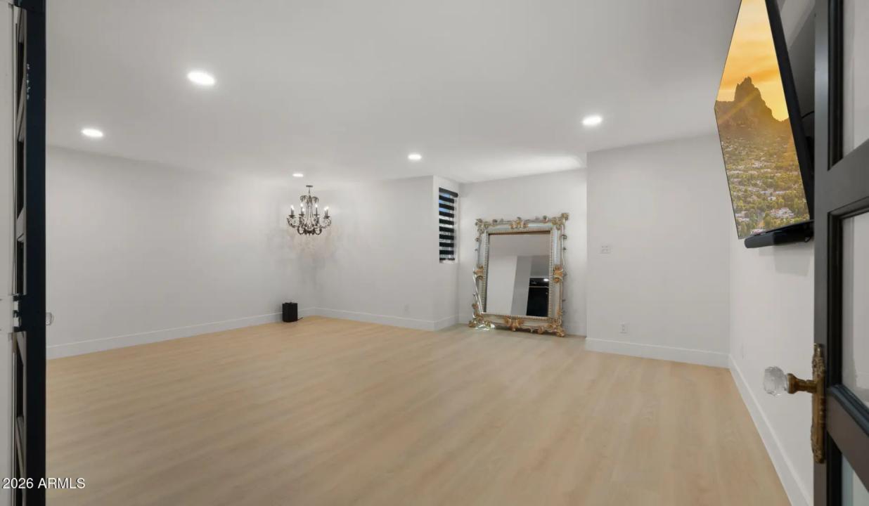 Real Estate Picture 19