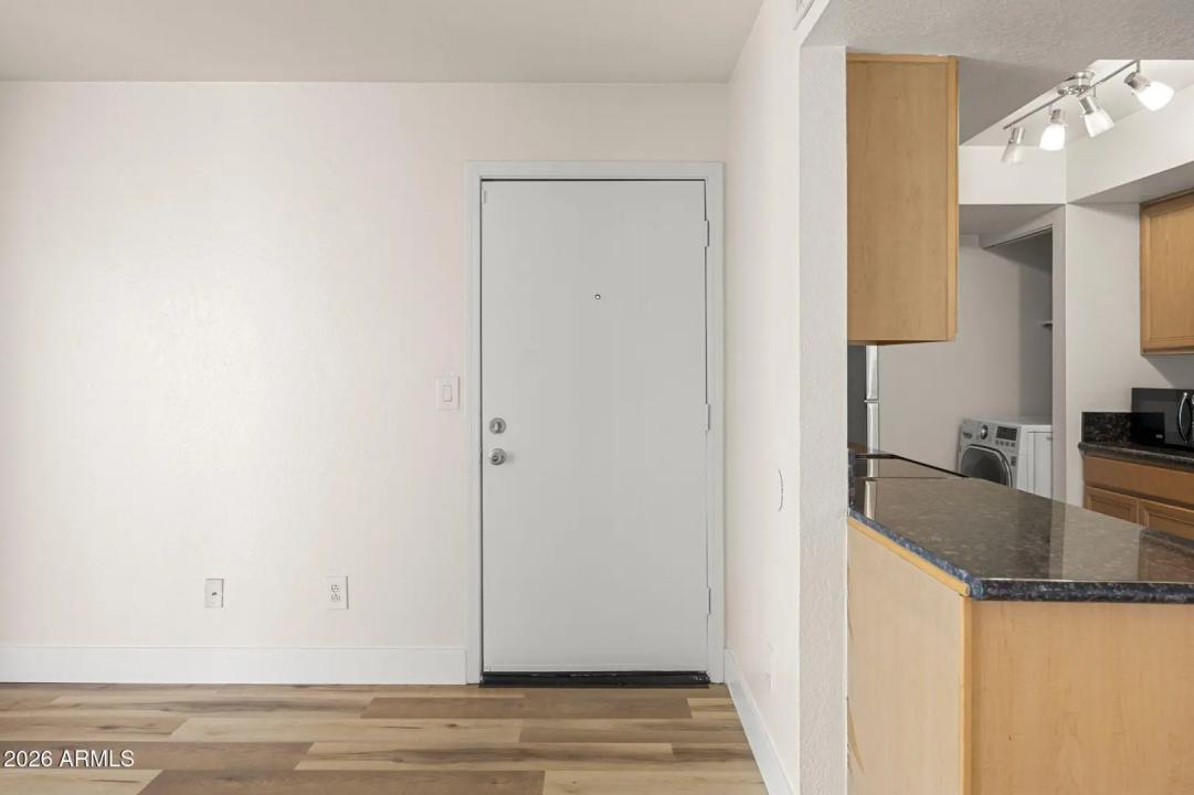 Real Estate Picture 4