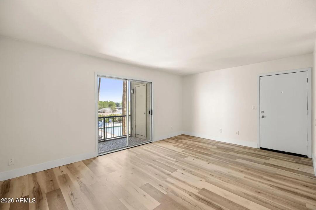 Real Estate Picture 5
