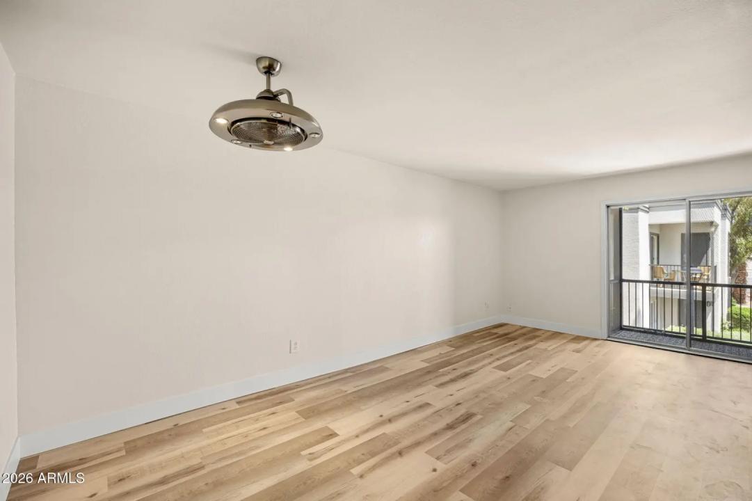 Real Estate Picture 7