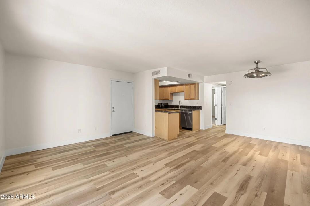 Real Estate Picture 8