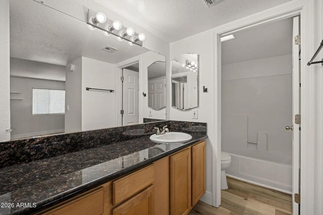 Real Estate Picture 23