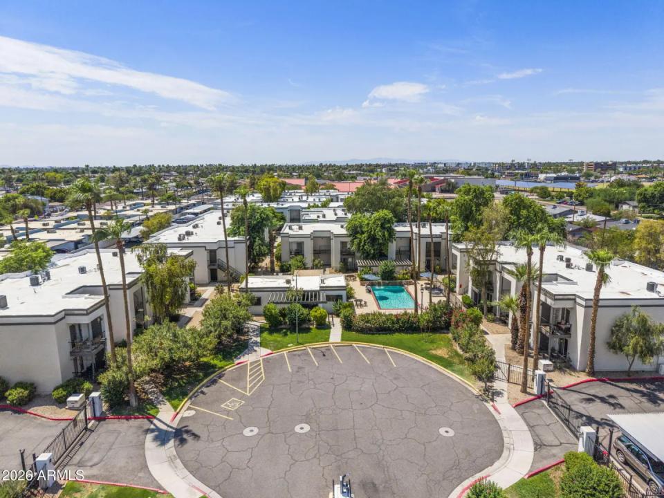 Real Estate Picture 28