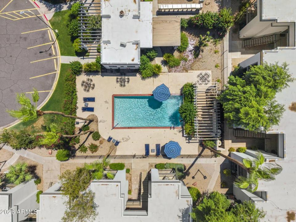 Real Estate Picture 30