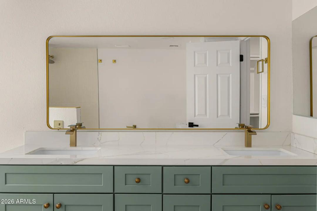 Real Estate Picture 8