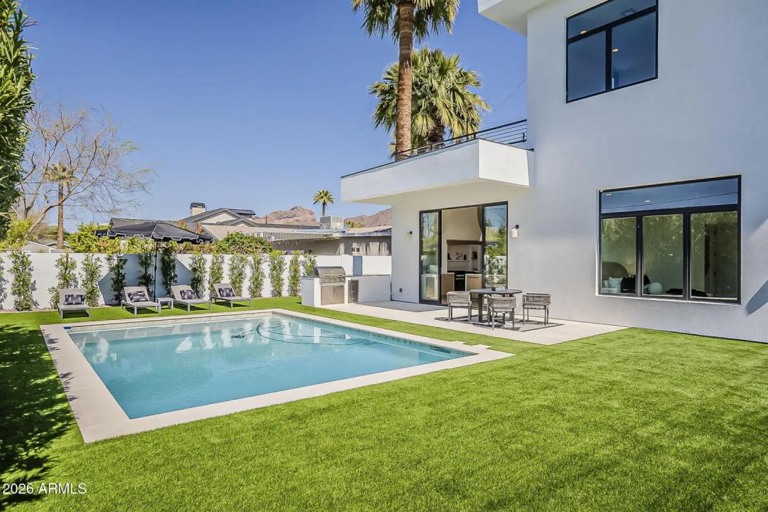 Real Estate Picture 30