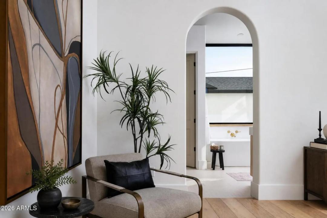 Real Estate Picture 14