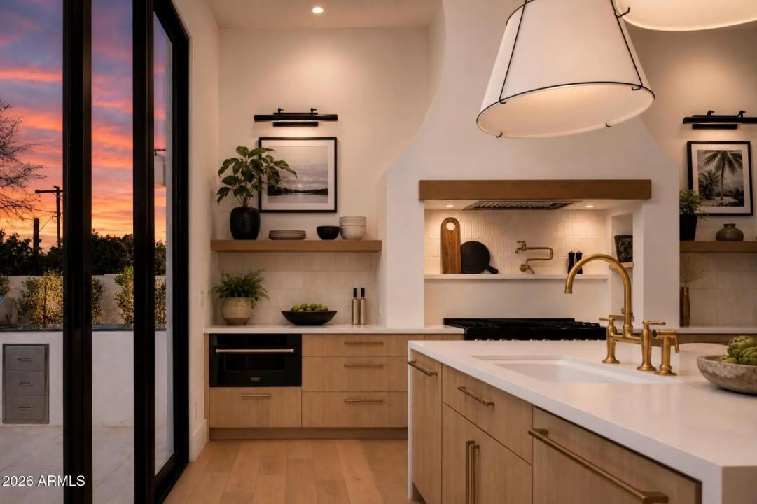 Real Estate Picture 6