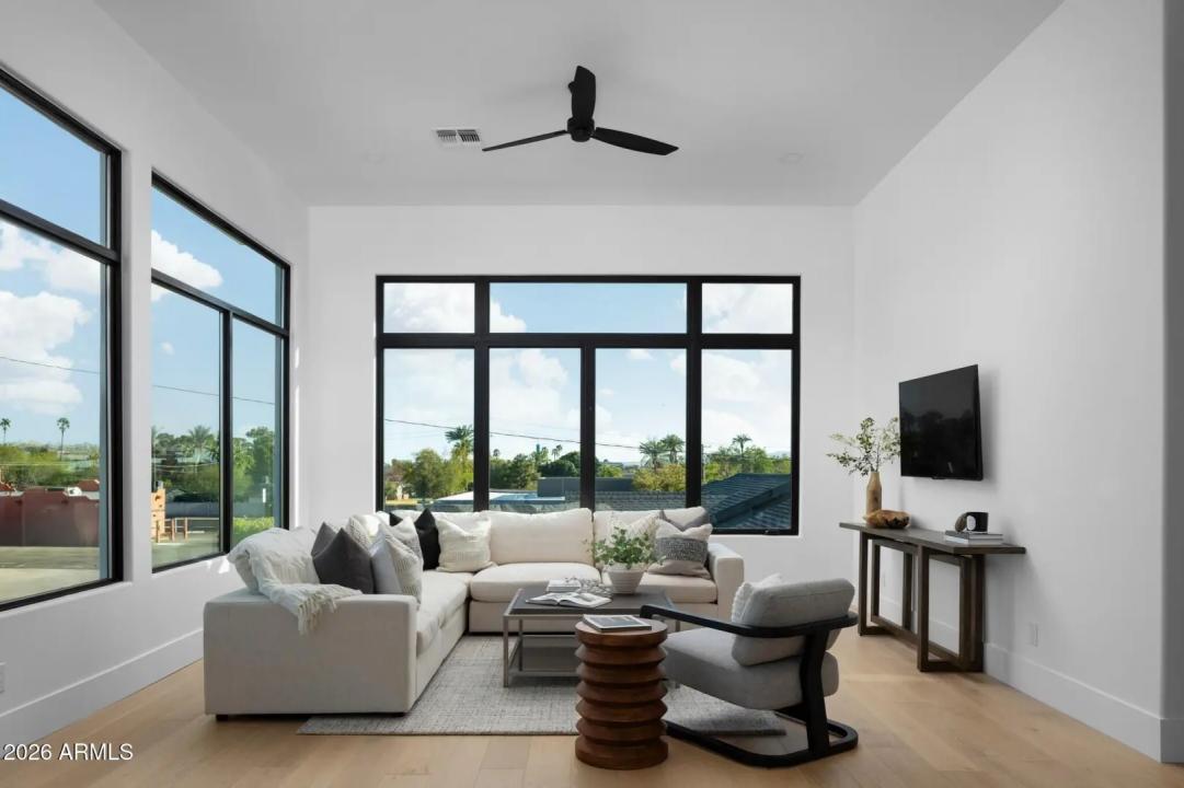 Real Estate Picture 23