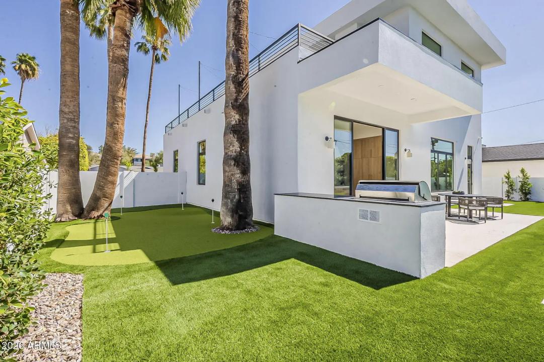 Real Estate Picture 33