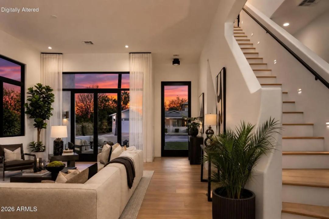 Real Estate Picture 8