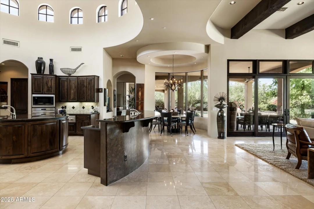Real Estate Picture 14