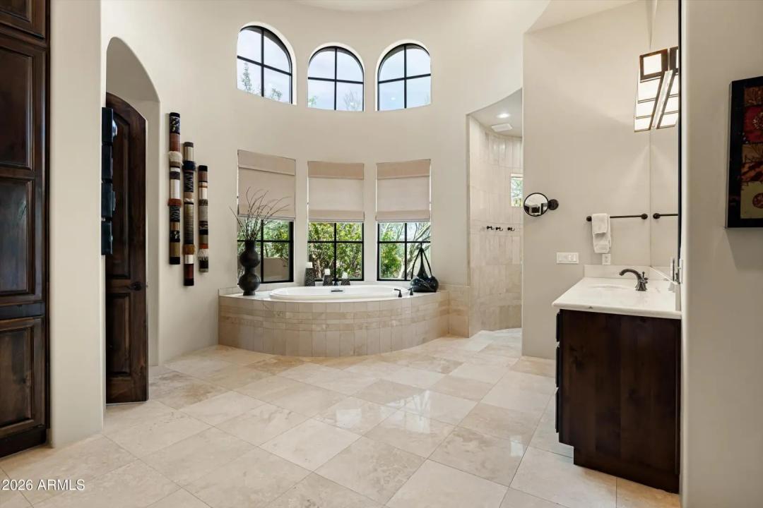 Real Estate Picture 24