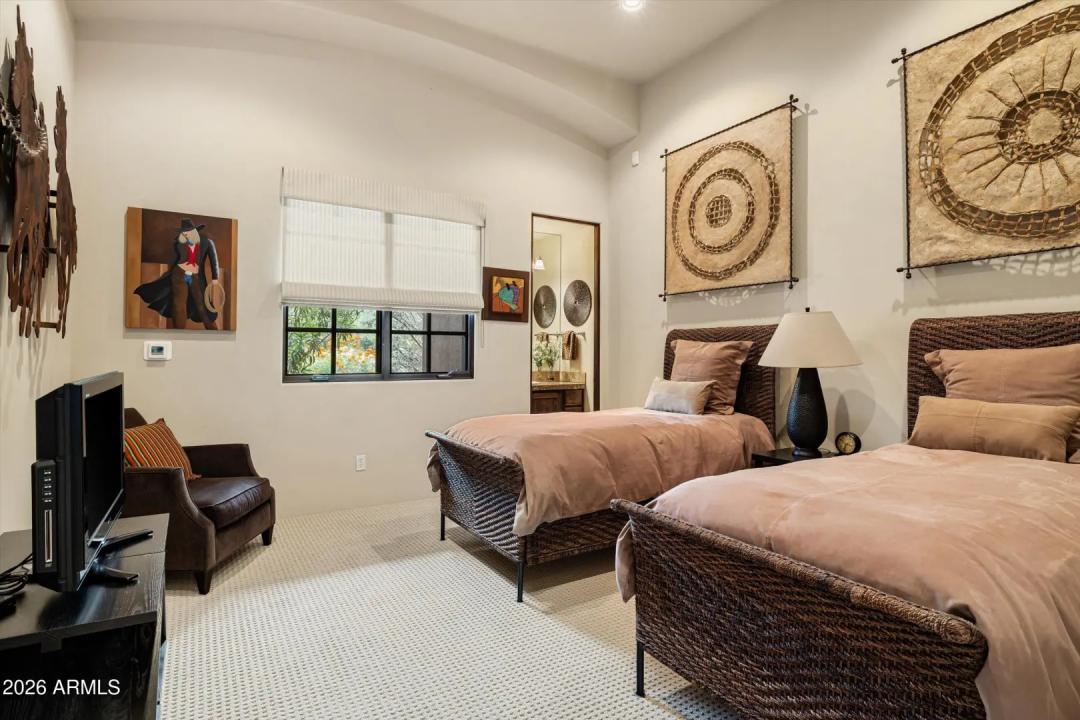 Real Estate Picture 35