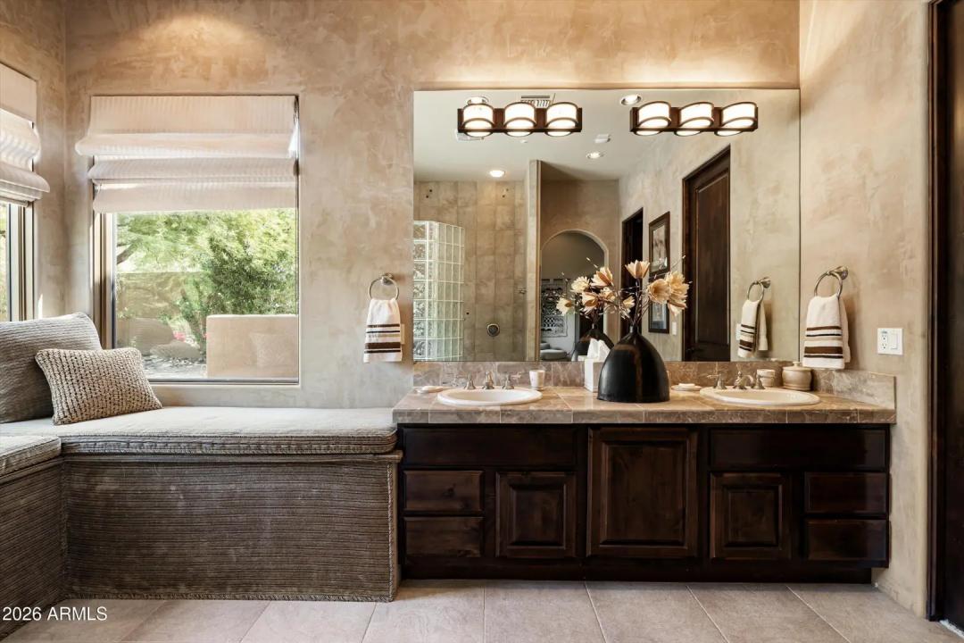 Real Estate Picture 32