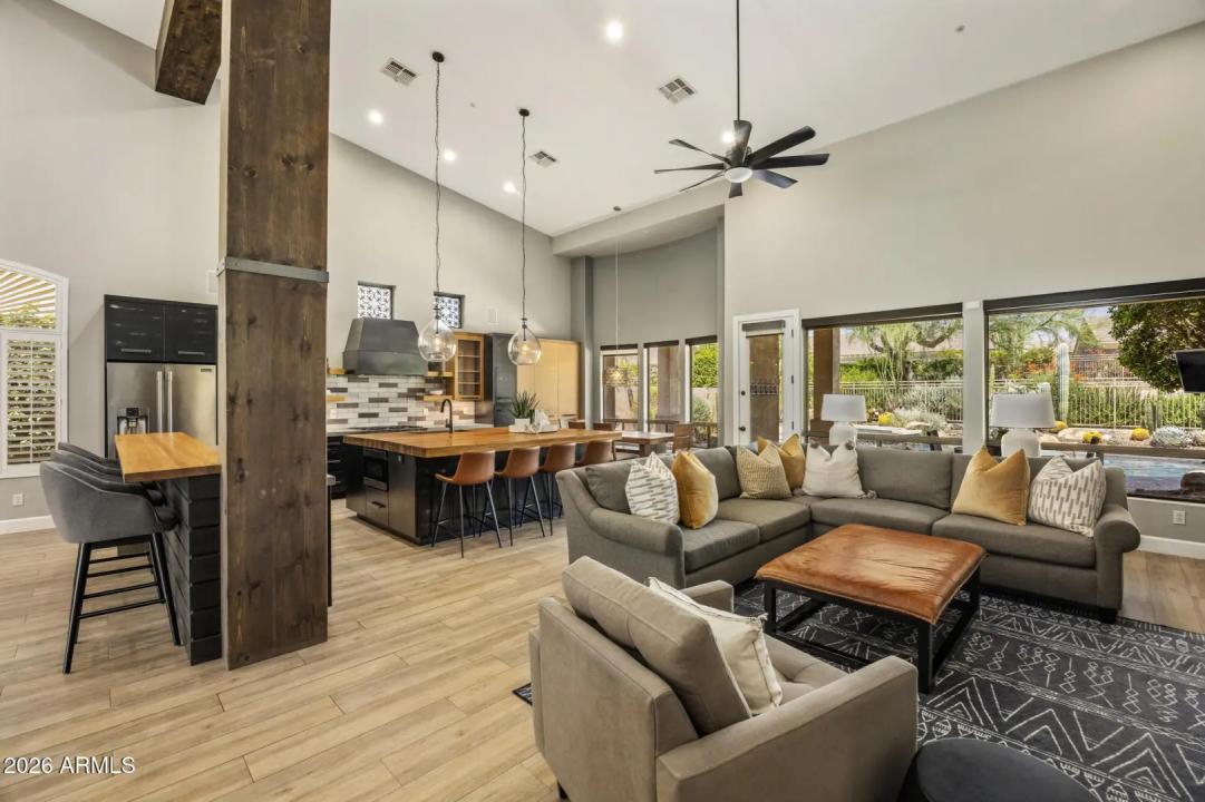 Real Estate Picture 8