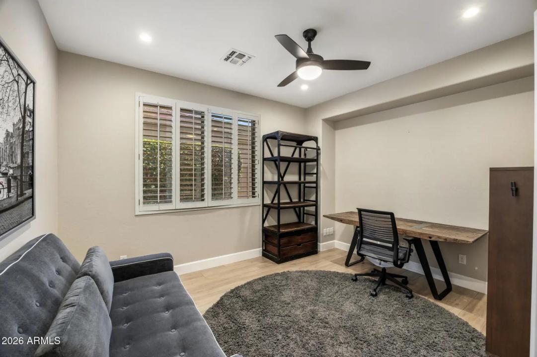 Real Estate Picture 19