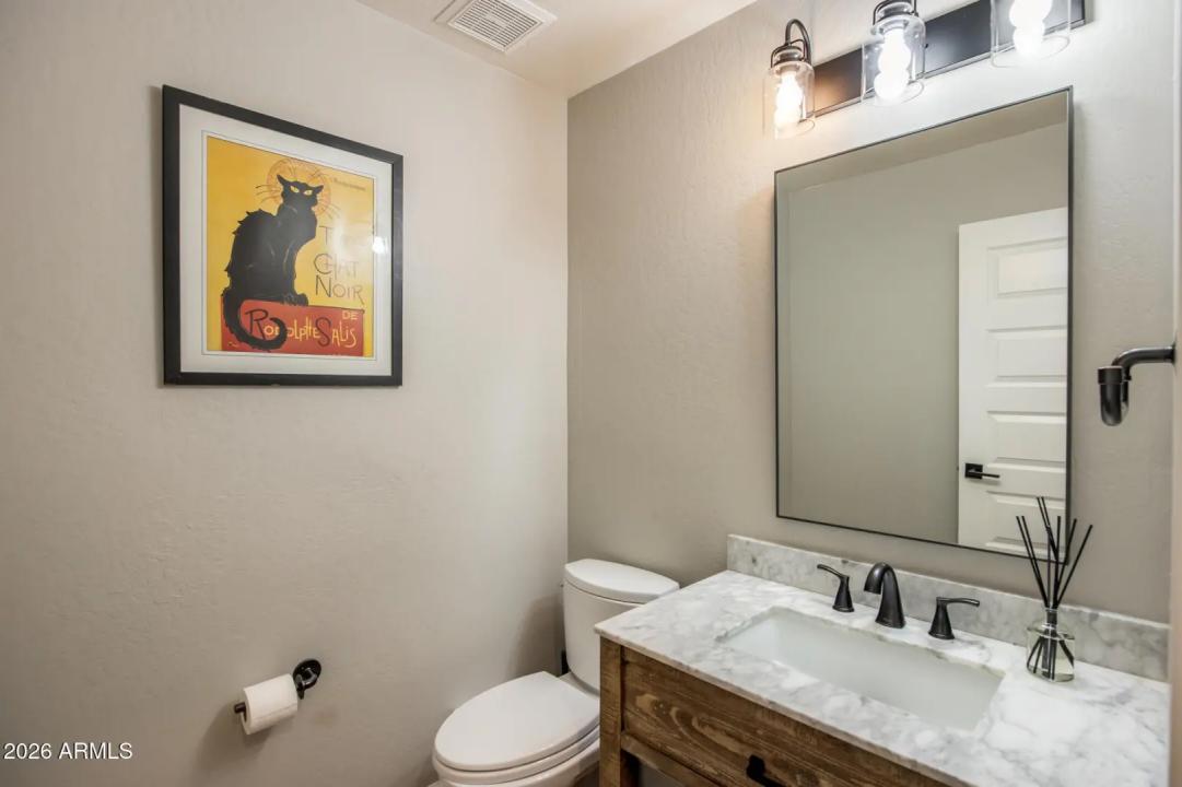 Real Estate Picture 20