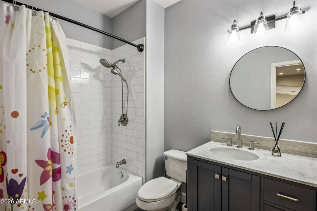 Real Estate Picture 30