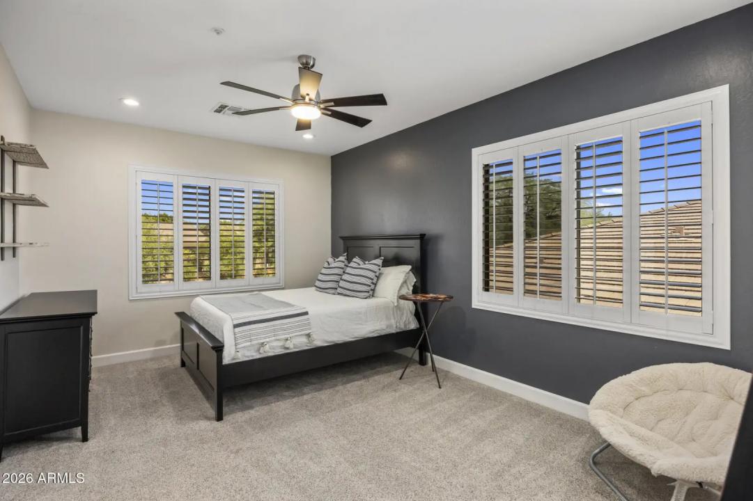 Real Estate Picture 32