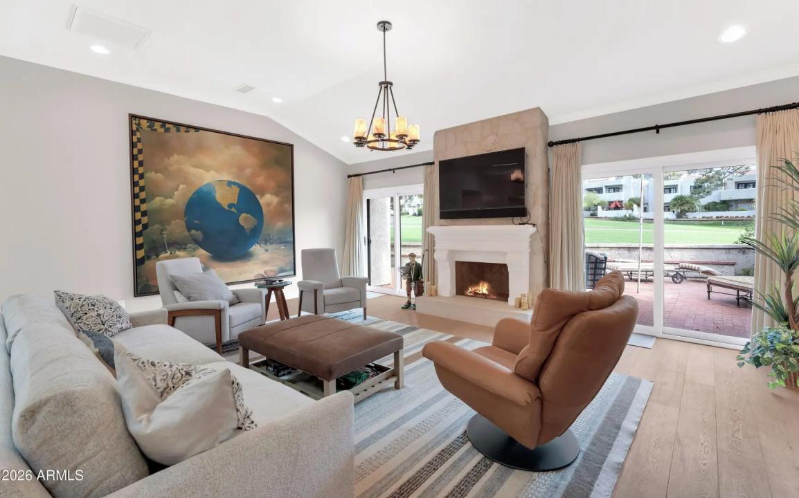 Real Estate Picture 3